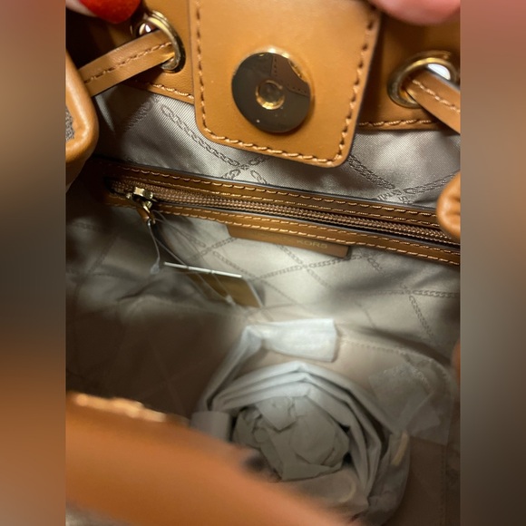 Michael kors Maeve bucket messenger bag purse brown acorn - Picture 10 of 12